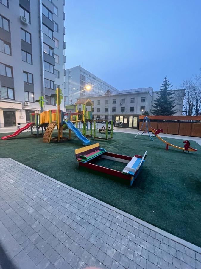 Beautiful Apartment In Chişinău Extérieur photo